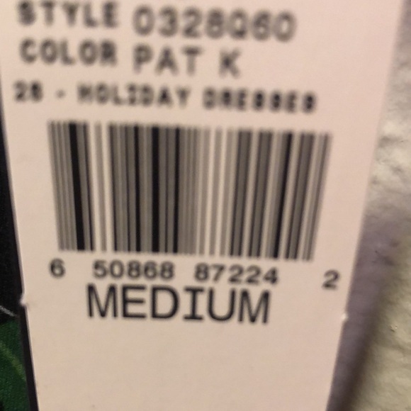 AGB DRESS N.W.T. SIZE MEDIUM HOLIDAY PRINT 20” X 35” Festive Not So Ugly X- Mas - Picture 7 of 7